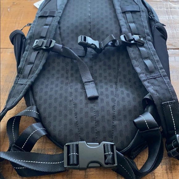 Lululemon Fast And Free Backpack 13L - Picture 15 of 15